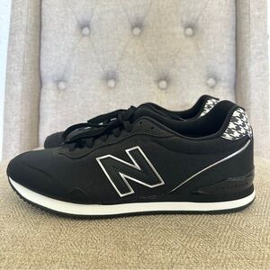 New Balance Women’s Sola B&W Sneakers